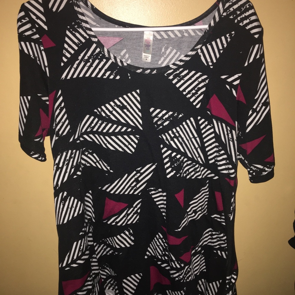 LuLaRoe Medium Perfect T
